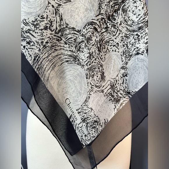 💯 Authentic Christian Dior Silk Scarf - Picture 3 of 7
